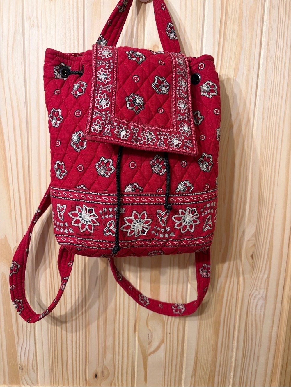 Vera Bradley Red Bandana Quilted Drawstring Backpack Boho Cottagecore Travel Bag - Picture 1 of 4
